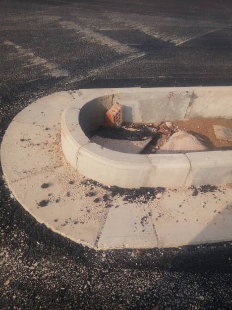 彎頭（含路沿石彎頭和流水板彎頭）